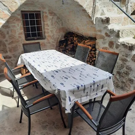 Old Stone House In Quiet Location * Bribir (Primorje-Gorski Kotar)